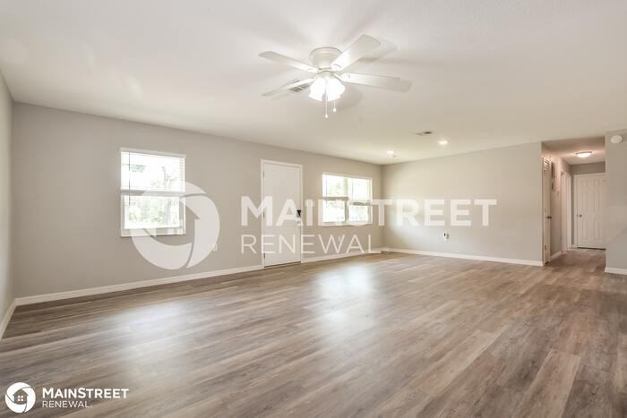 13829 Adams St - Photo 3 of 16