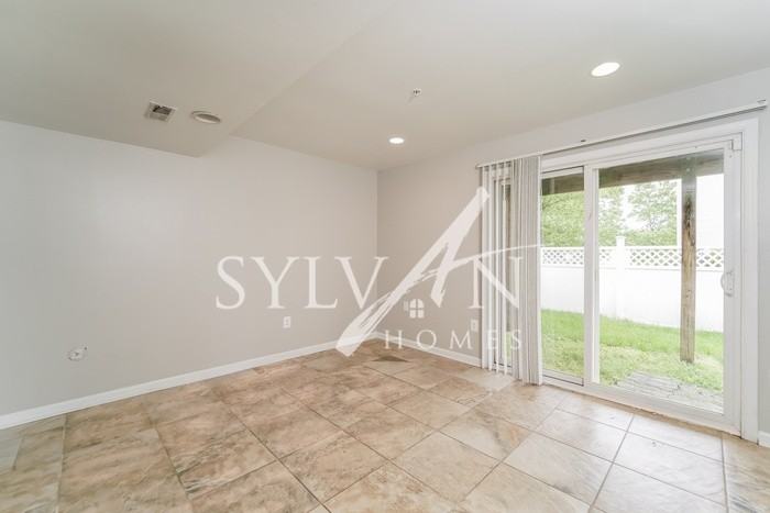 222 Brittany Dr - Photo 2 of 15