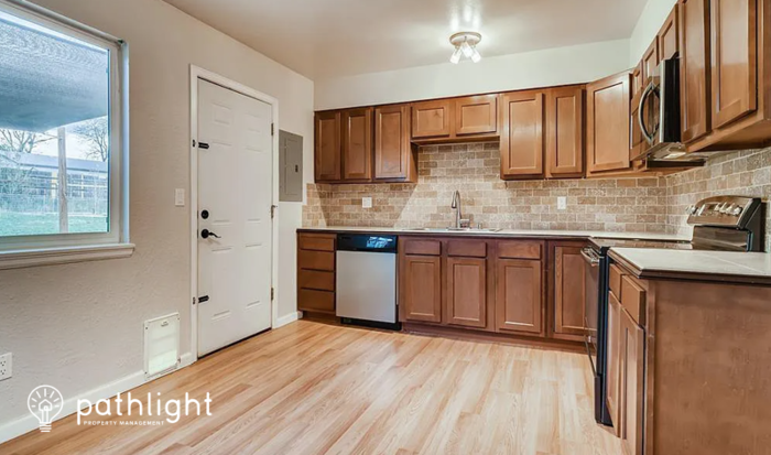 261 S Murray Blvd - Photo 2 of 10