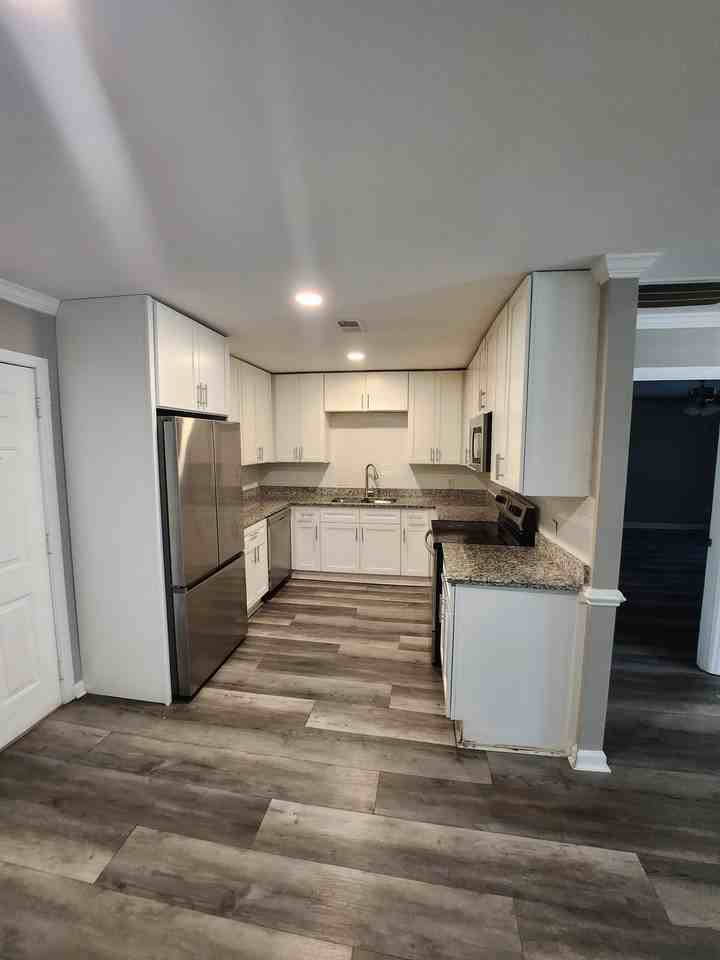 135 Alexandria St #A - Photo 2 of 11