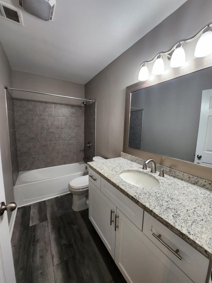 135 Alexandria St #A - Photo 6 of 11