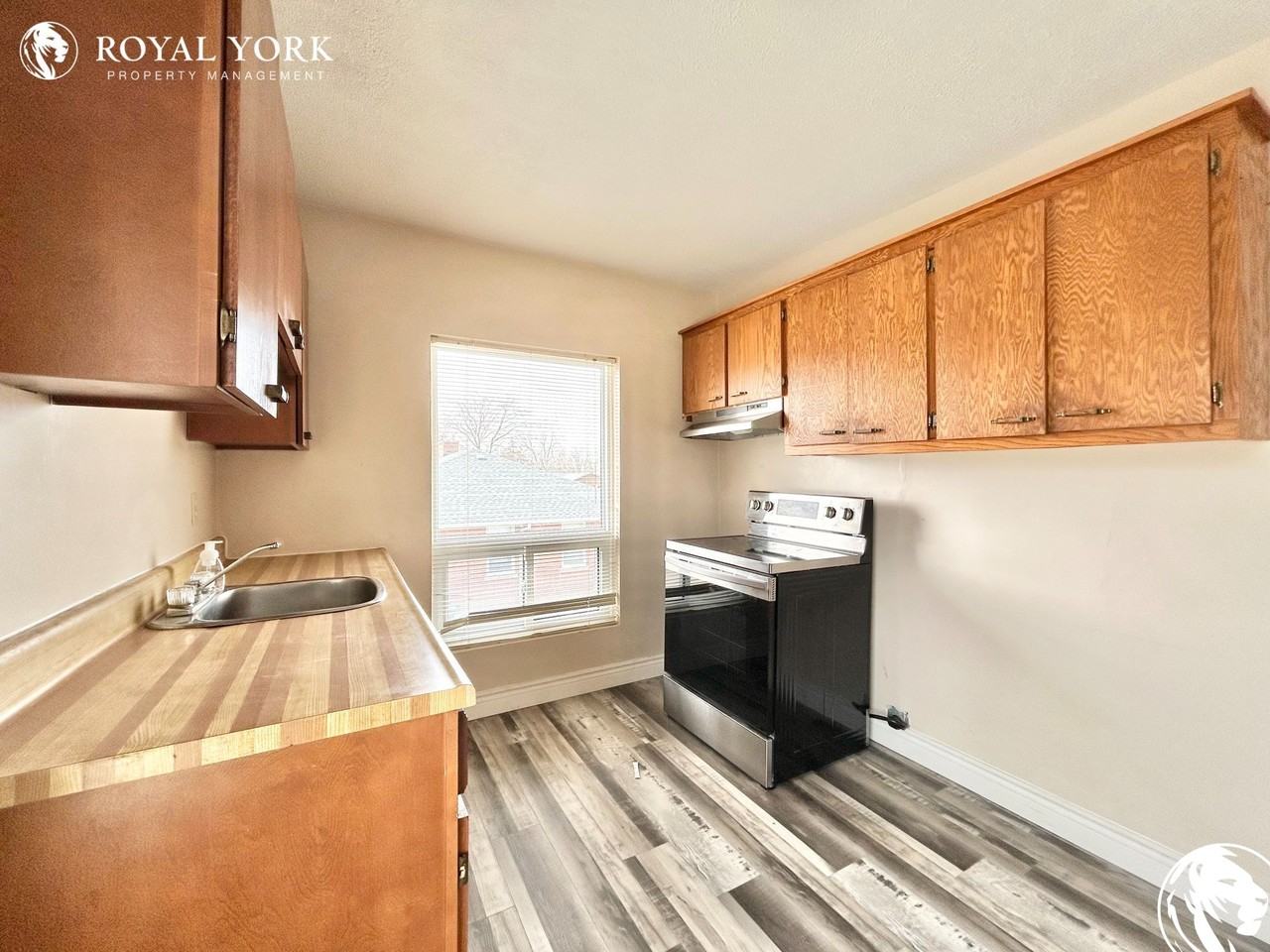 830 Colborne St #3 - Photo 2 of 33