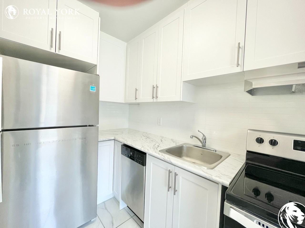 949 Simcoe St N #106 - Photo 2 of 27