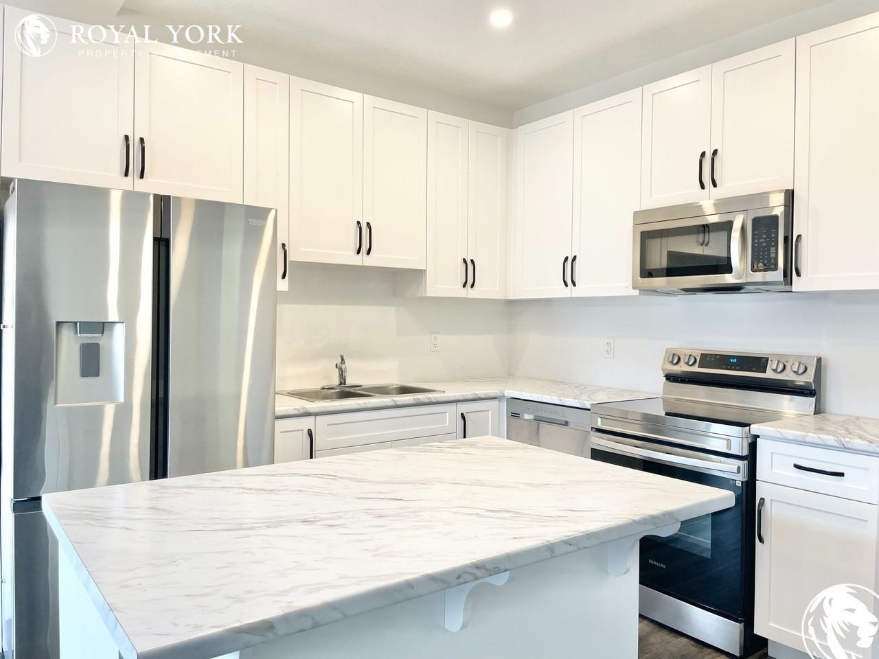 865 Edinburgh Dr - Photo 2 of 35