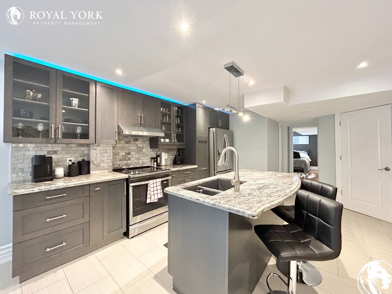 220 Moorland Cres #2 - Photo 2 of 27