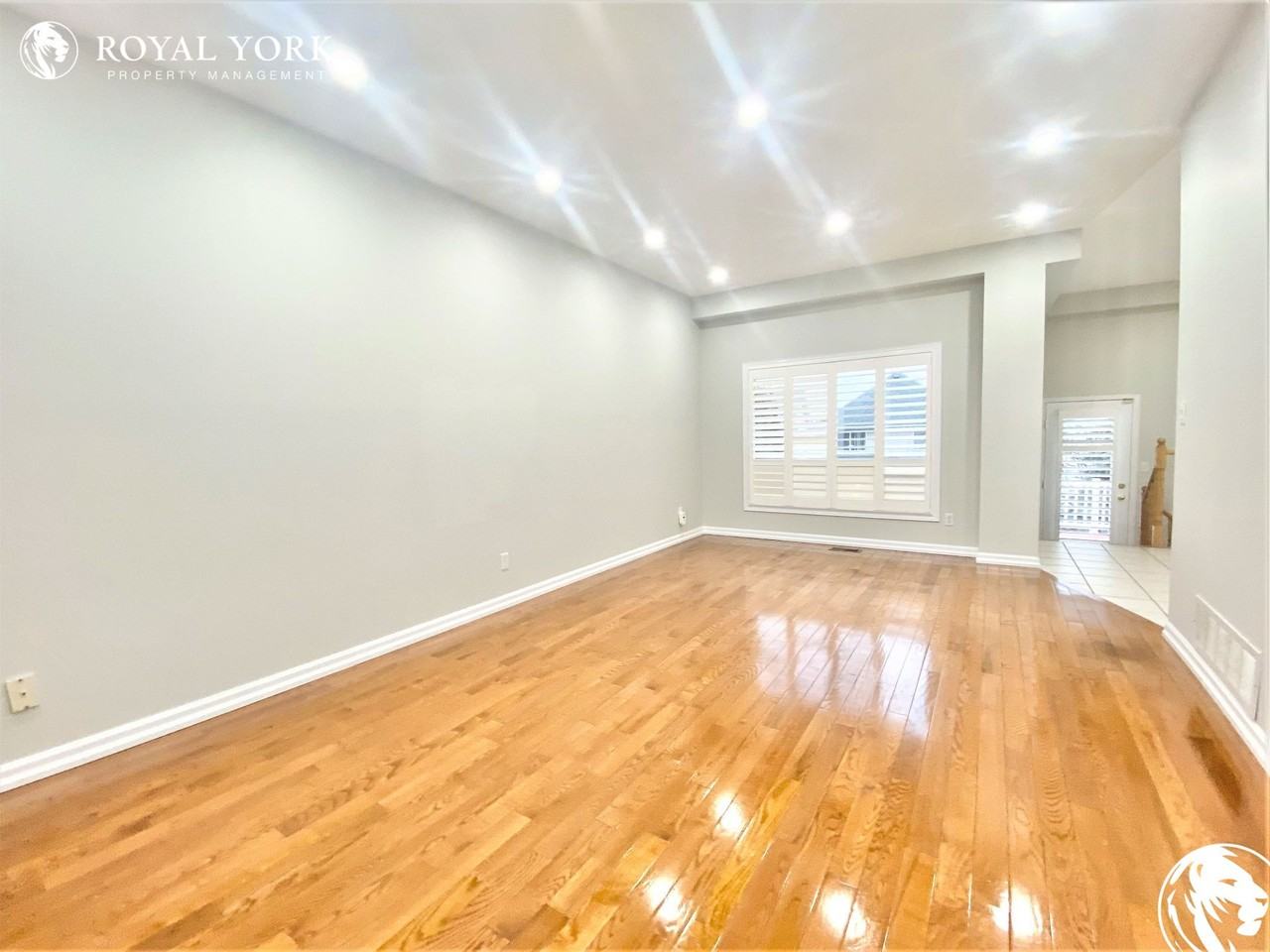 1196 Grandview St N - Photo 2 of 40