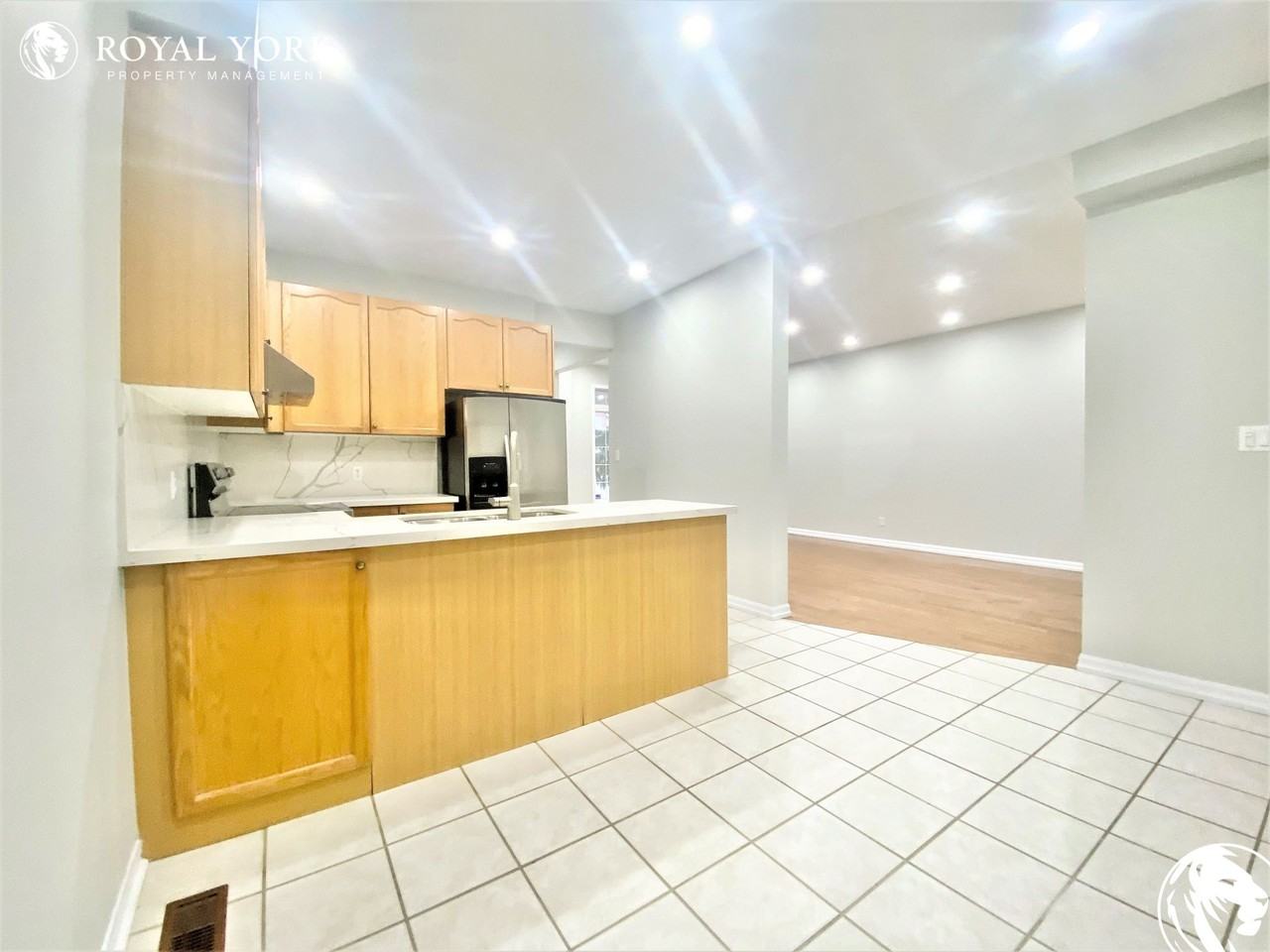 1196 Grandview St N - Photo 3 of 40