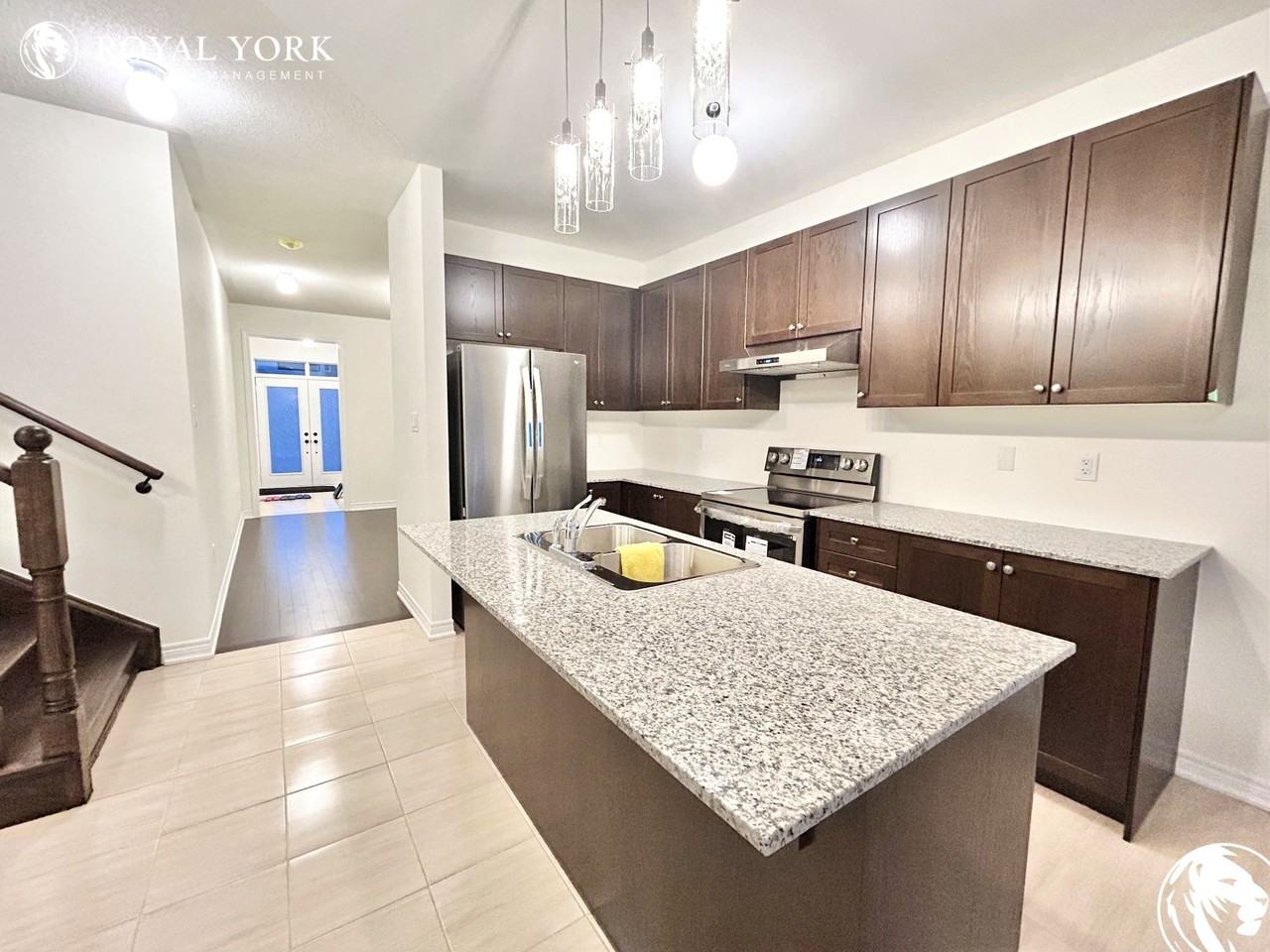 111 Markview Rd - Photo 3 of 43