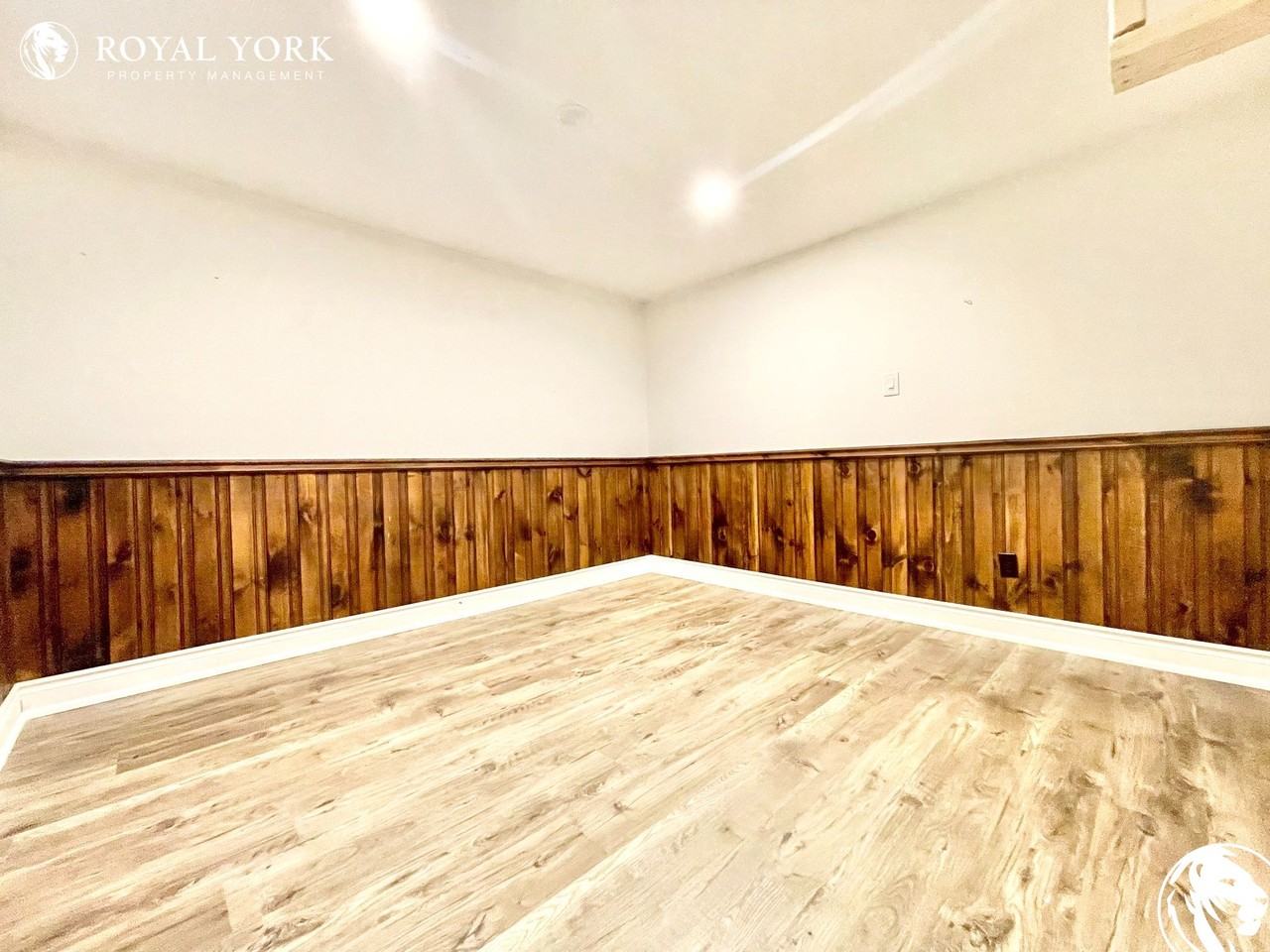 1 Silverdale Dr #2 - Photo 3 of 10