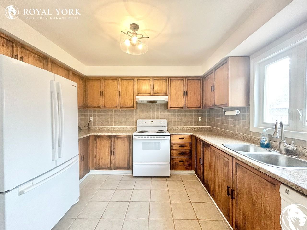 2220 Towne Blvd - Photo 2 of 49