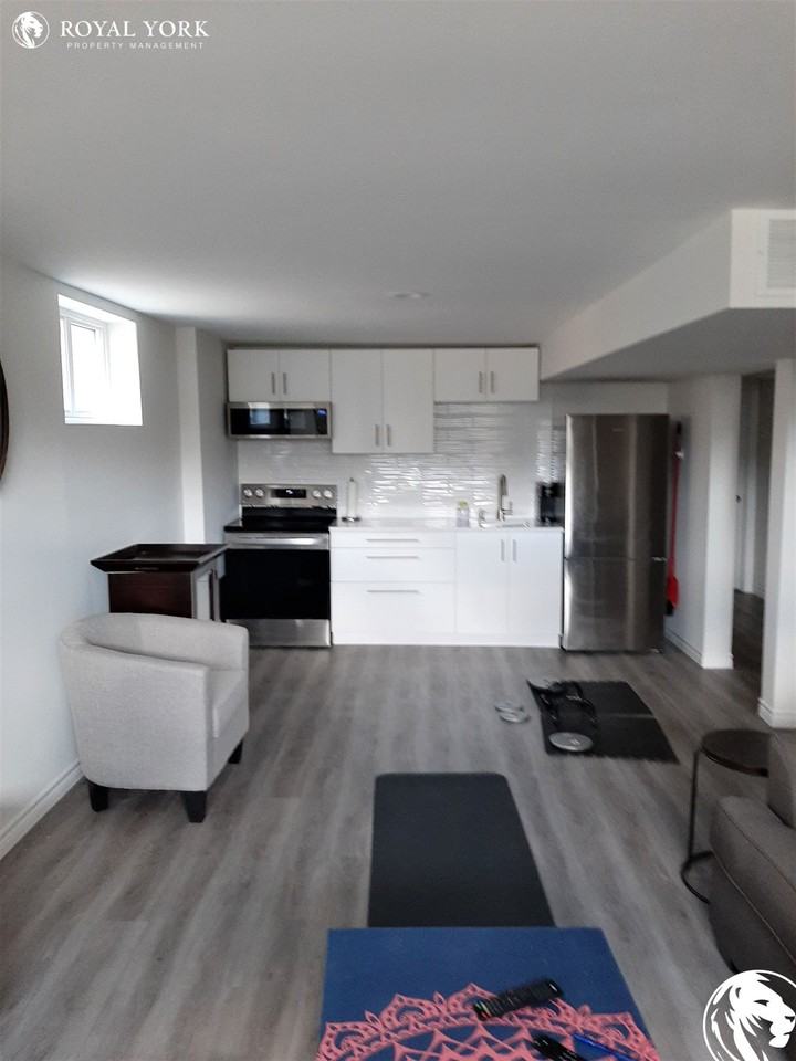 248 Whitelock St #2 - Photo 3 of 18