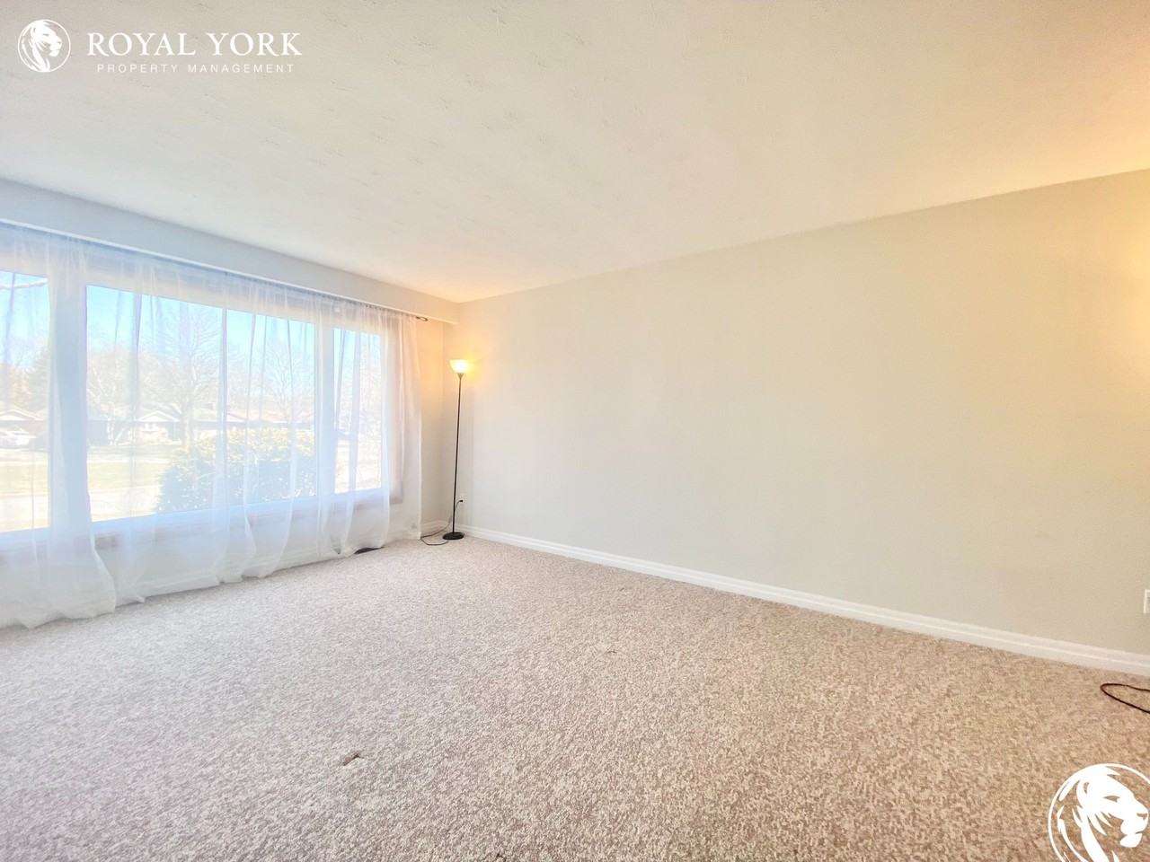 926 Walnut Crt #1 - Photo 3 of 27