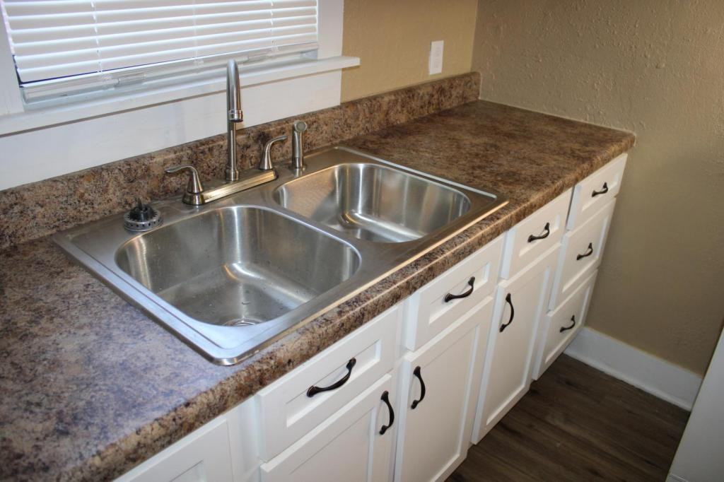 1034 Kney St - Photo 4 of 30