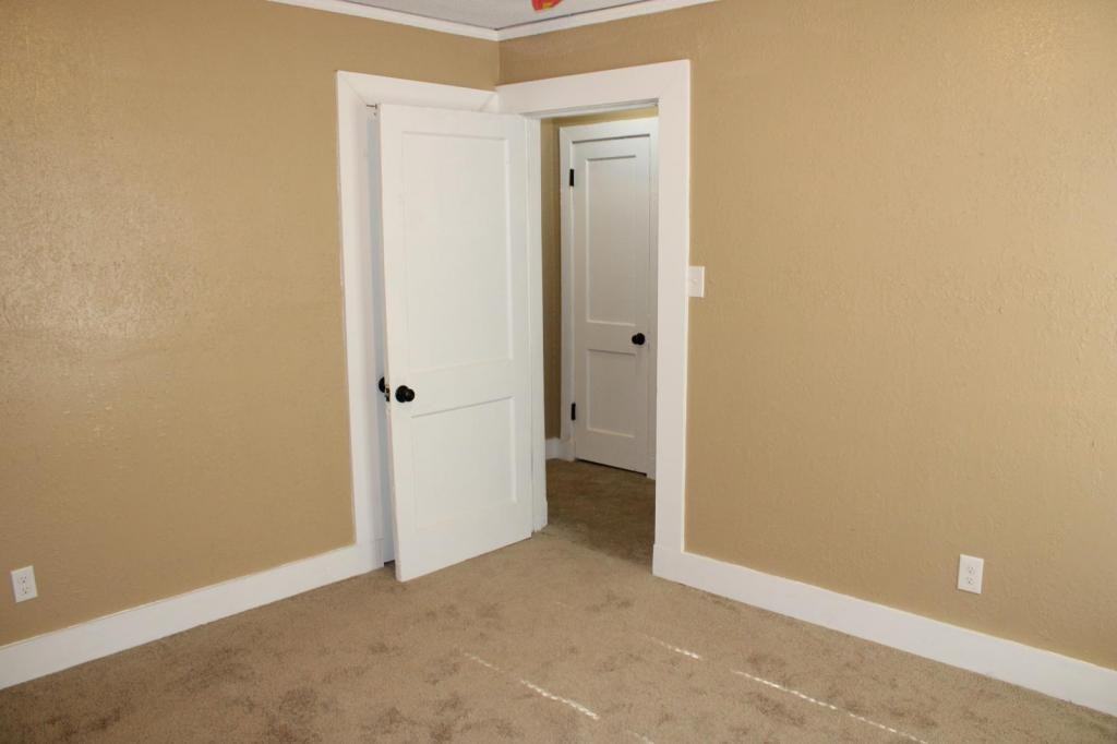 1034 Kney St - Photo 6 of 30