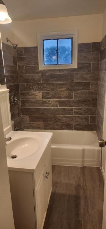 3812 W Bay Ave - Photo 2 of 6