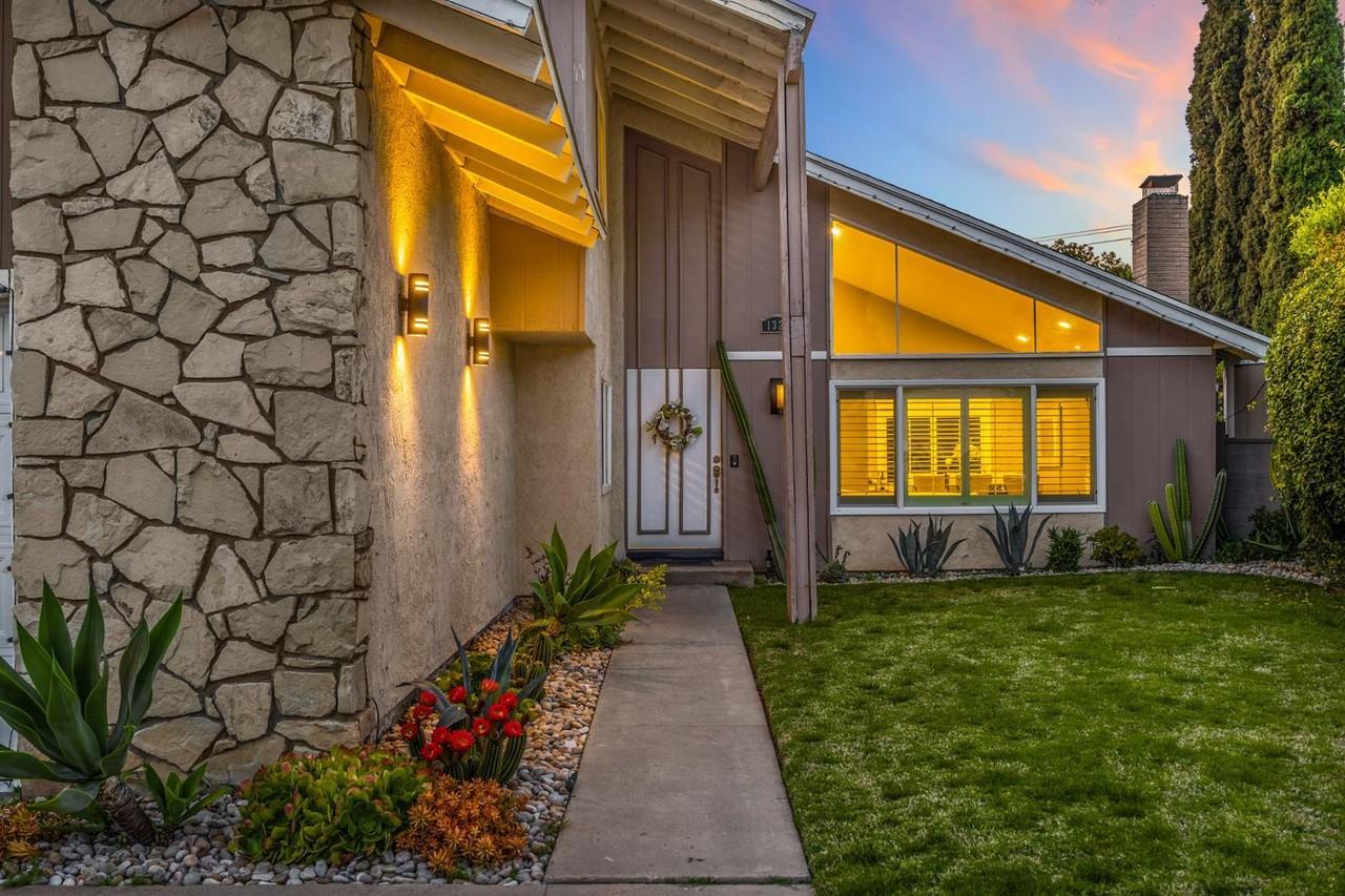 1320 N Van Gogh Cir - Photo 2 of 34