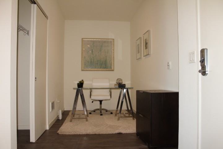 33 Seneca Ave - Photo 2 of 20