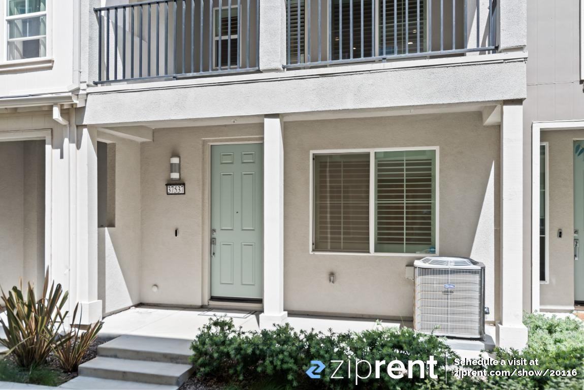 37537 Masts Cove Way - Photo 3 of 24