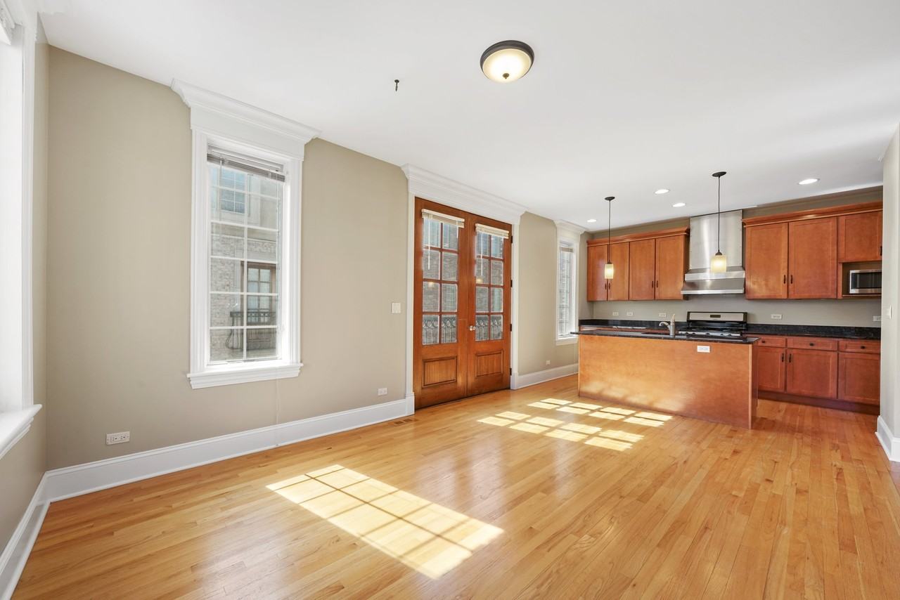 825 S La Grange Rd #C - Photo 4 of 30