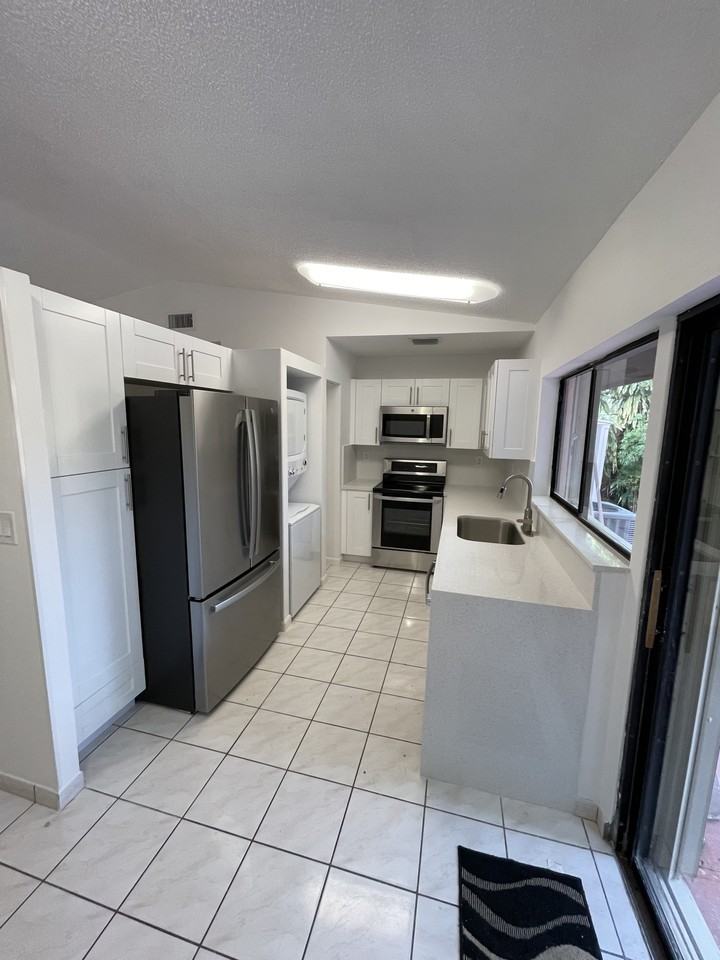 4317 Sw 136th Pl #4317 - Photo 3 of 6