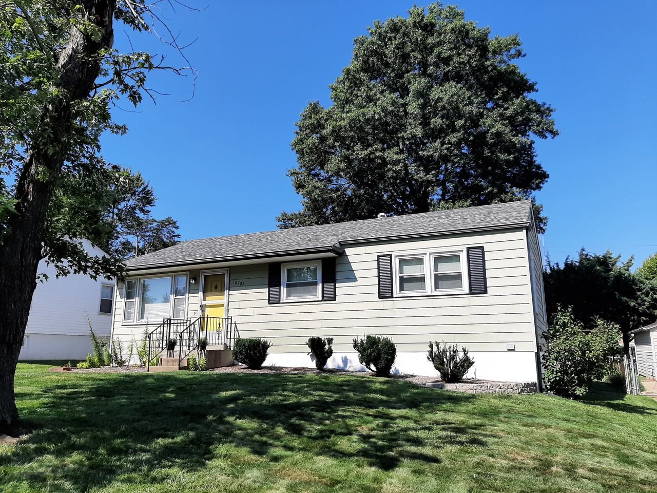 10205 Dandridge Dr #NA - Photo 2 of 33