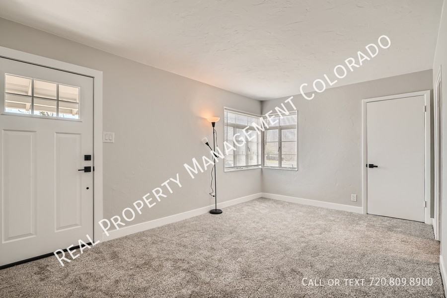 1896 S Cook St - Photo 3 of 11