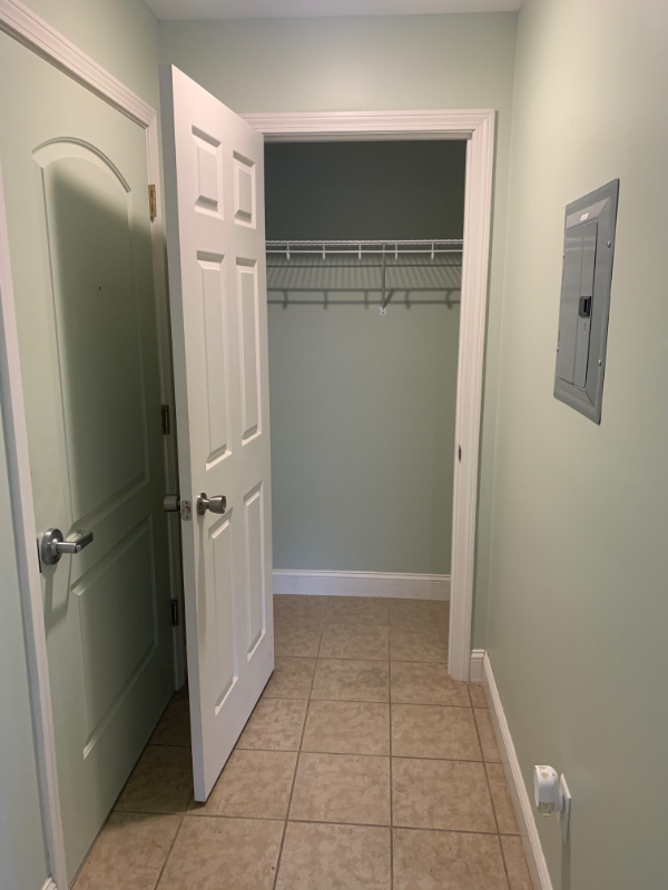 245 Pearl St - Photo 2 of 7