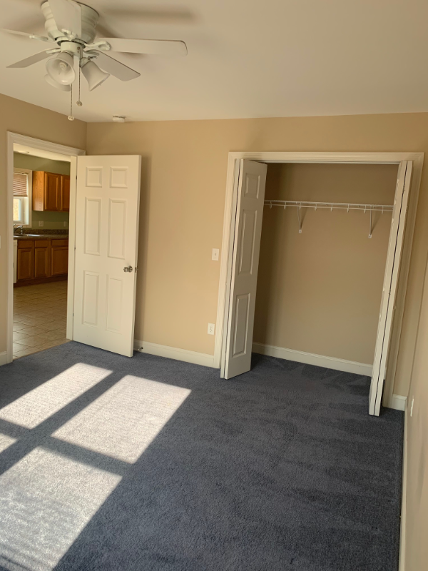 245 Pearl St - Photo 5 of 7