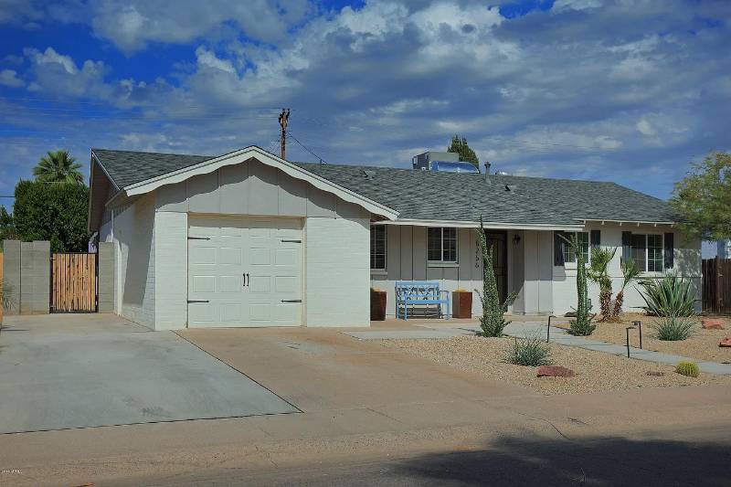 8256 E Monte Vista Rd - Photo 2 of 22