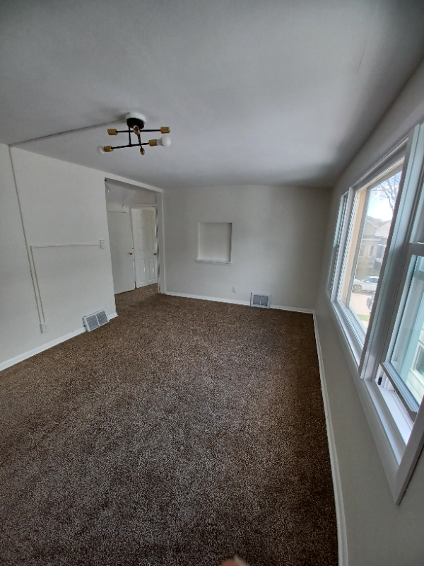 2410 S 62nd St - Photo 5 of 9