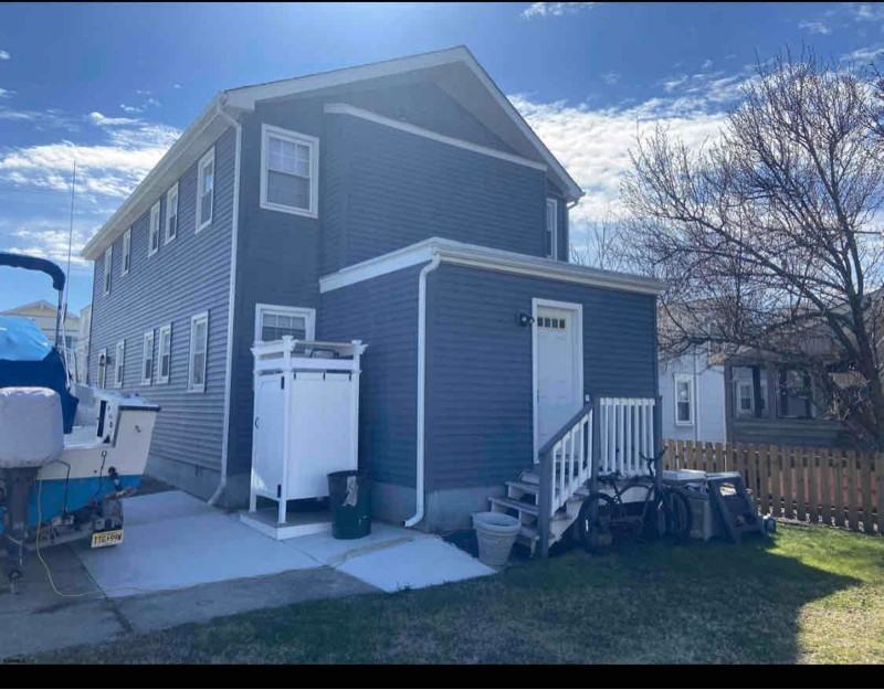 920 Pleasure Ave - Photo 3 of 9