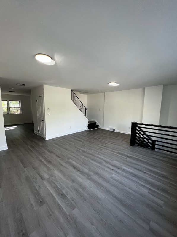 1102 Ward St - Photo 3 of 7