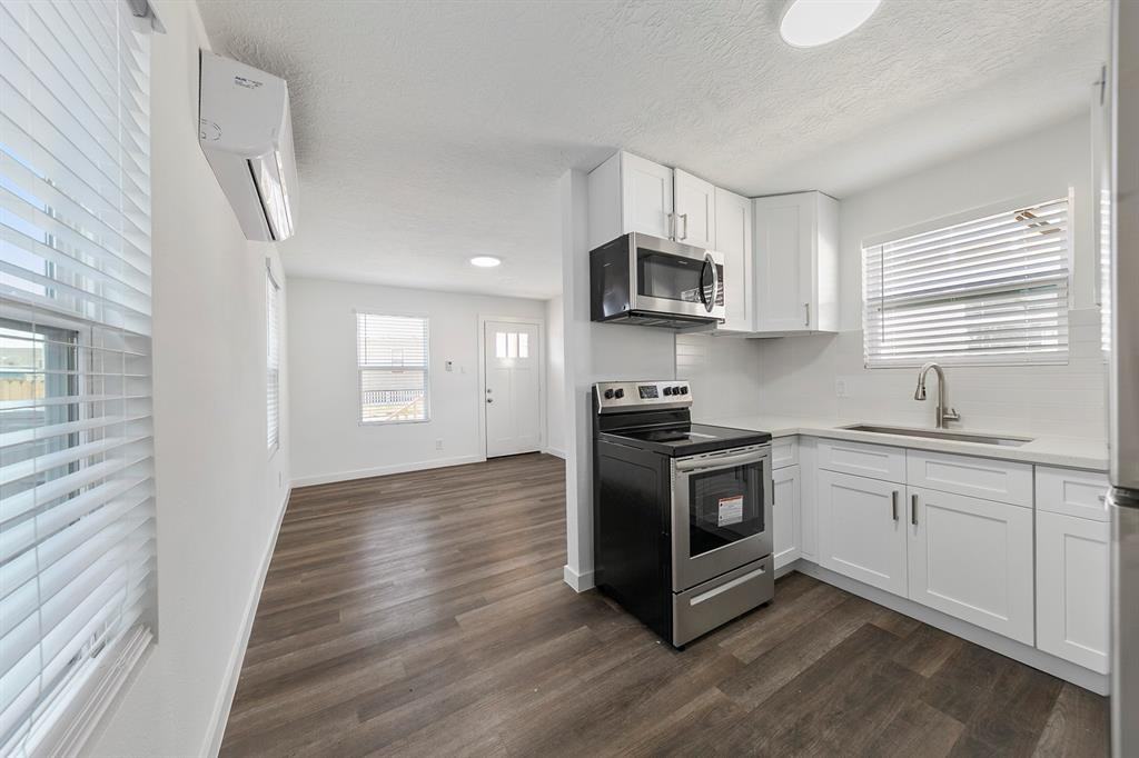 3725 Winnie St #1 - Photo 7 of 15