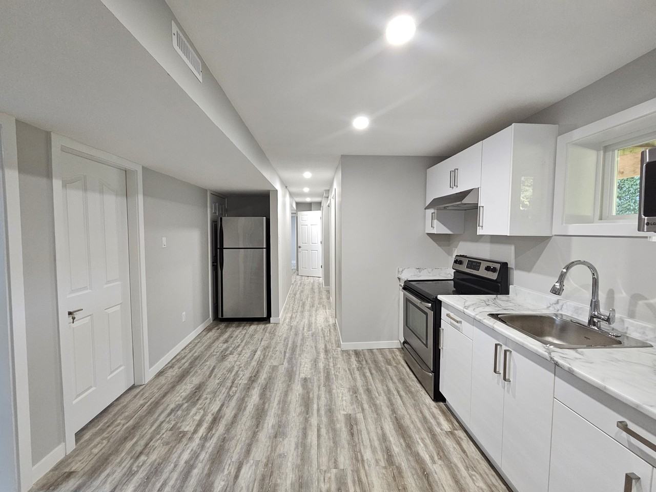 32325 Seal Way - Photo 2 of 12