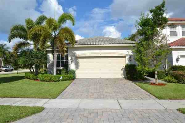 154 Isle Verde Way - Photo 3 of 6