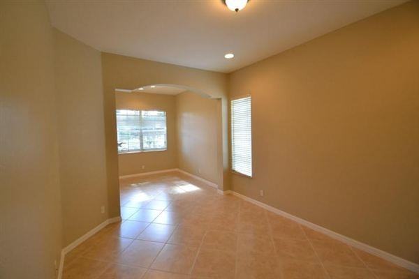 154 Isle Verde Way - Photo 2 of 6