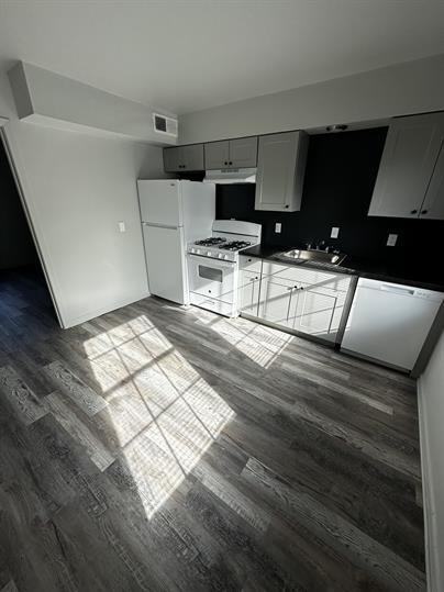 Peach Tree North Apartments - Photo 2 of 8