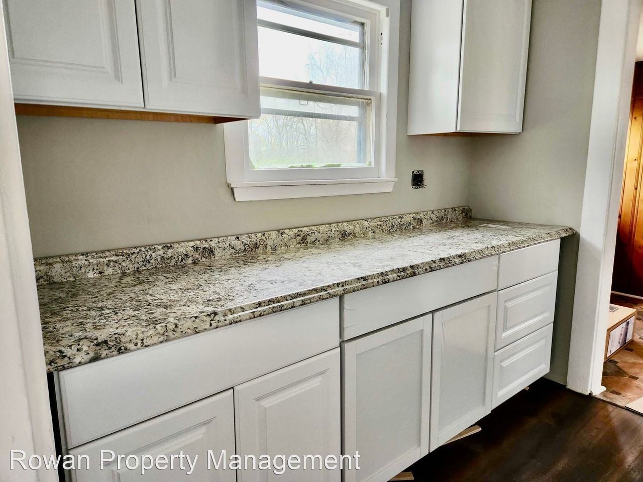7010 Kensington Ave - Photo 3 of 12