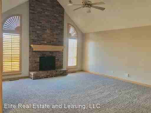 14704 Lamplight Ln - Photo 3 of 25