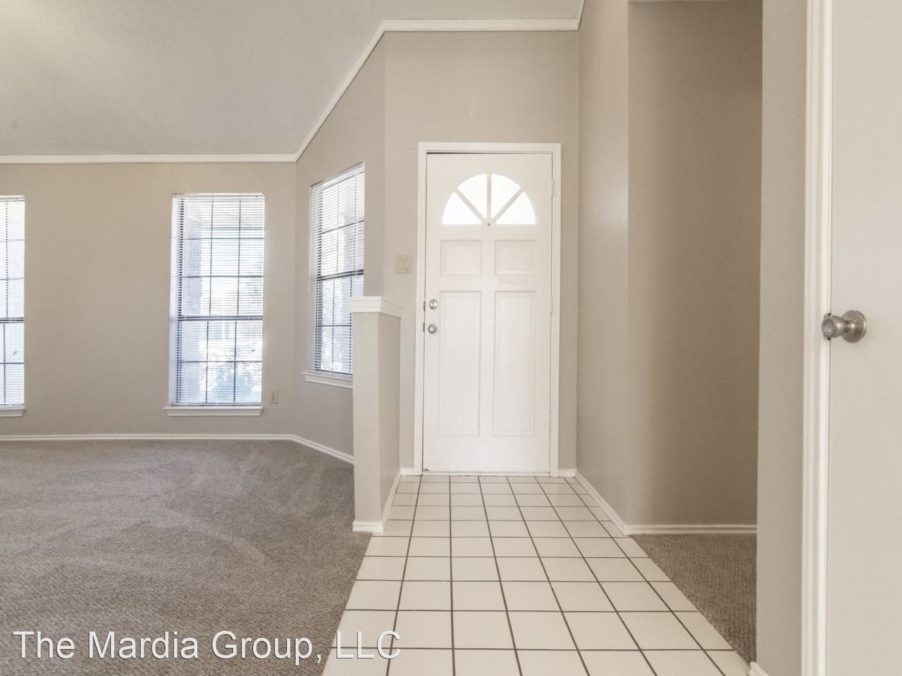 1520 Mayflower Dr - Photo 3 of 27