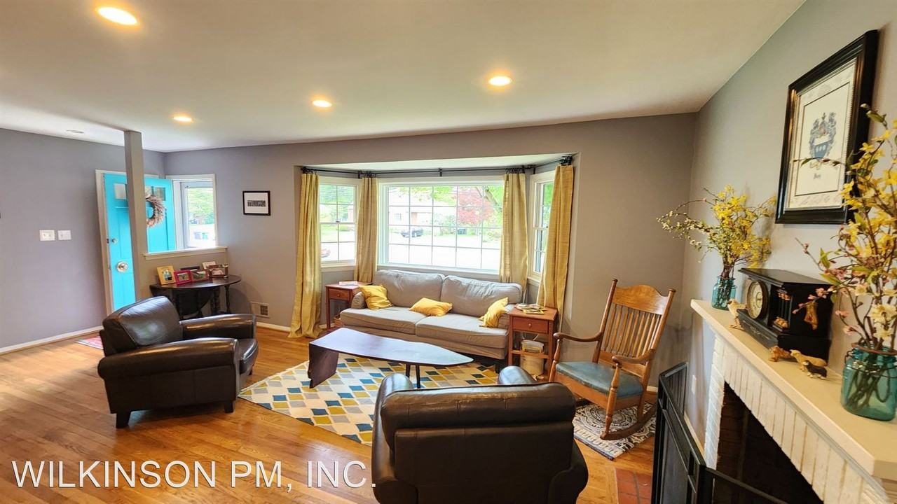 2403 Londonderry Rd - Photo 3 of 22