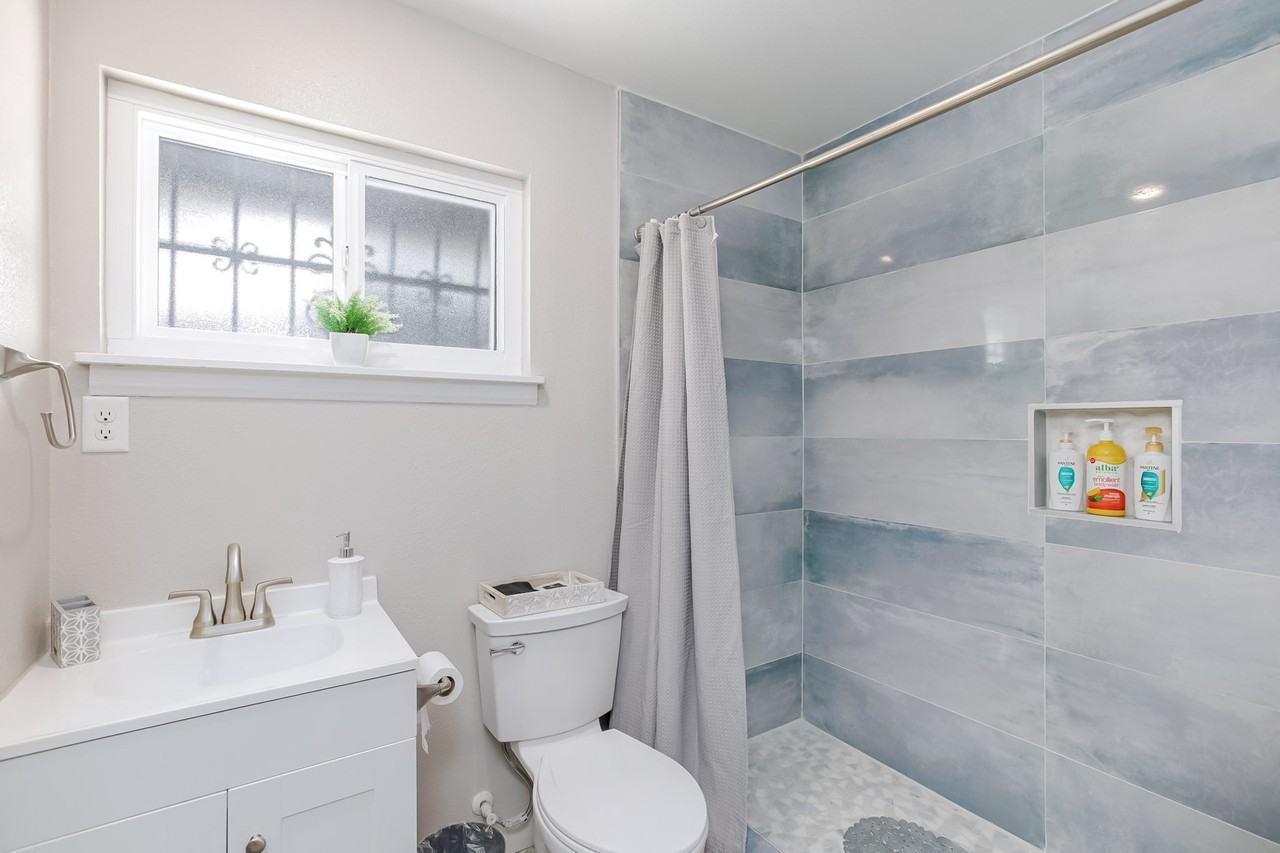 Griffith Ave - Photo 2 of 15