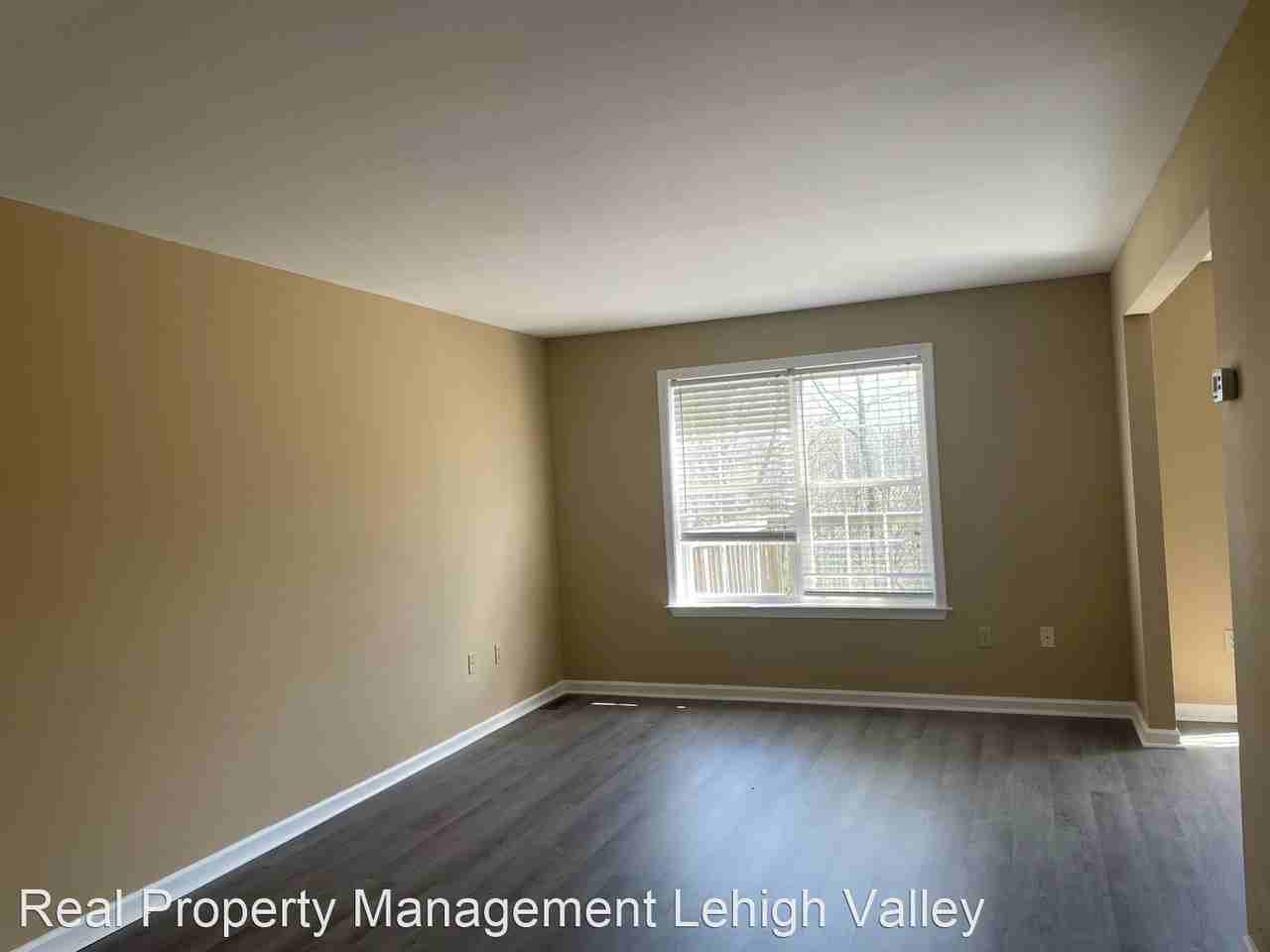 28 Freedom Ter - Photo 2 of 19