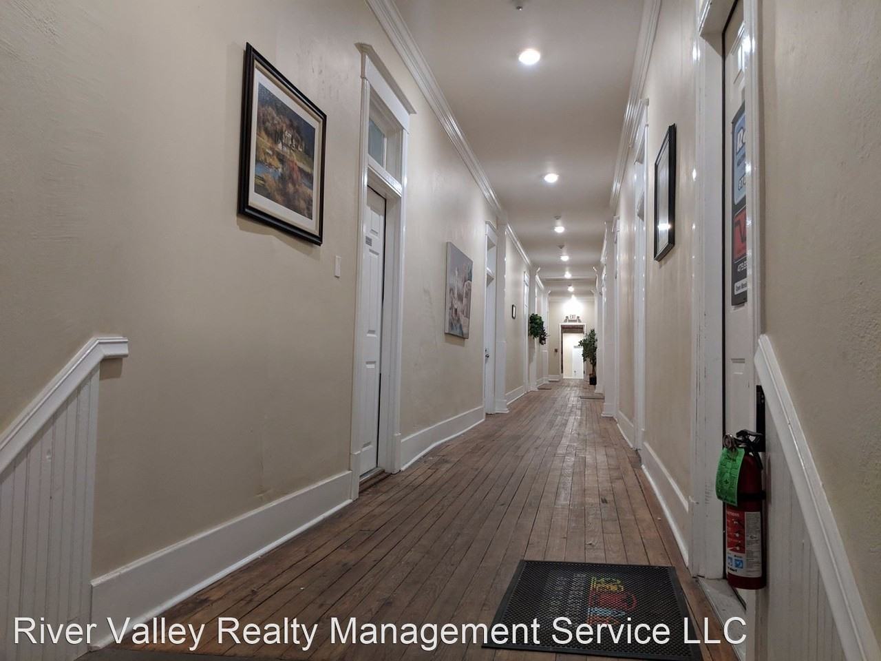 319 319 W B Street  - residential #B - Photo 3 of 5