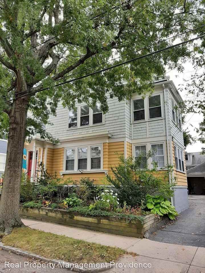 21-23 Luzon Avenue - Photo 2 of 13