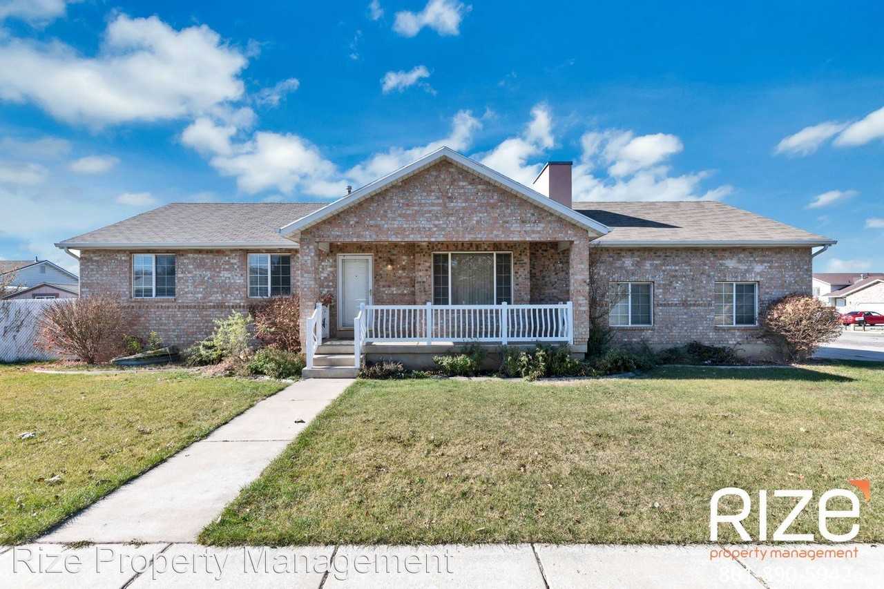 4453 S 2975 W - Photo 2 of 15