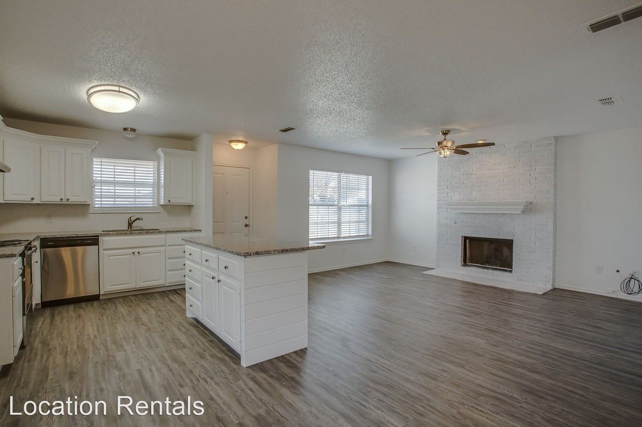 2514 108th Dr - Photo 2 of 15
