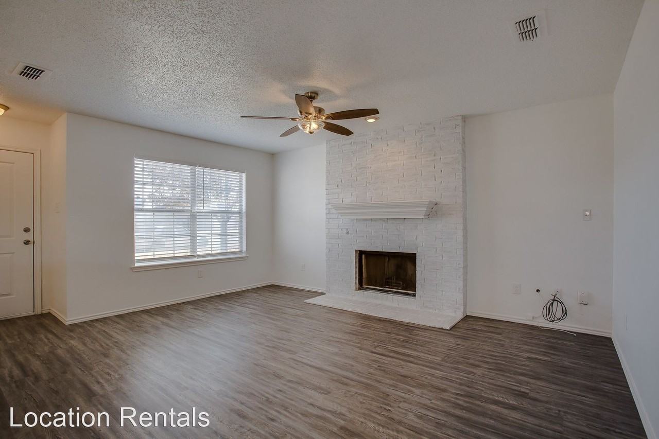 2514 108th Dr - Photo 3 of 15