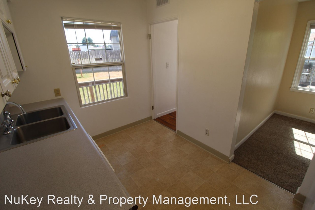 216 E Birch Rd - Photo 2 of 18