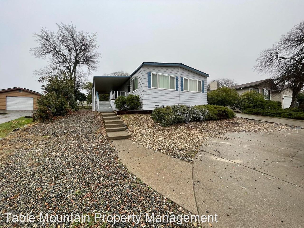 5191 Royal Oaks Dr - Photo 2 of 12